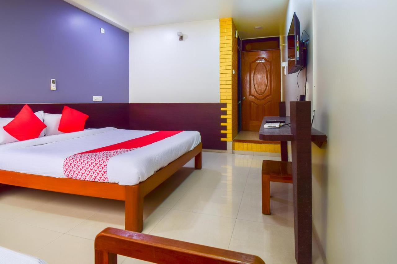 โอโย 67509 โฮเต็ล ทักซัน Hotel Narayangaon ภายนอก รูปภาพ